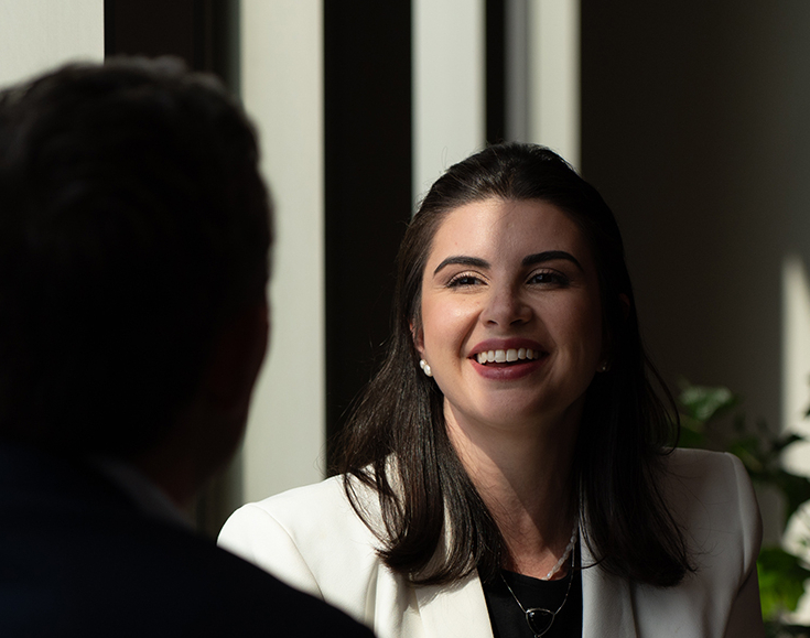 employés dédiés aux fonctions juridiques, de conformité et réglementaires.